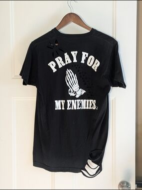 Pray For My Enemies Distressed Graphic Tee - Black. Size Medium.